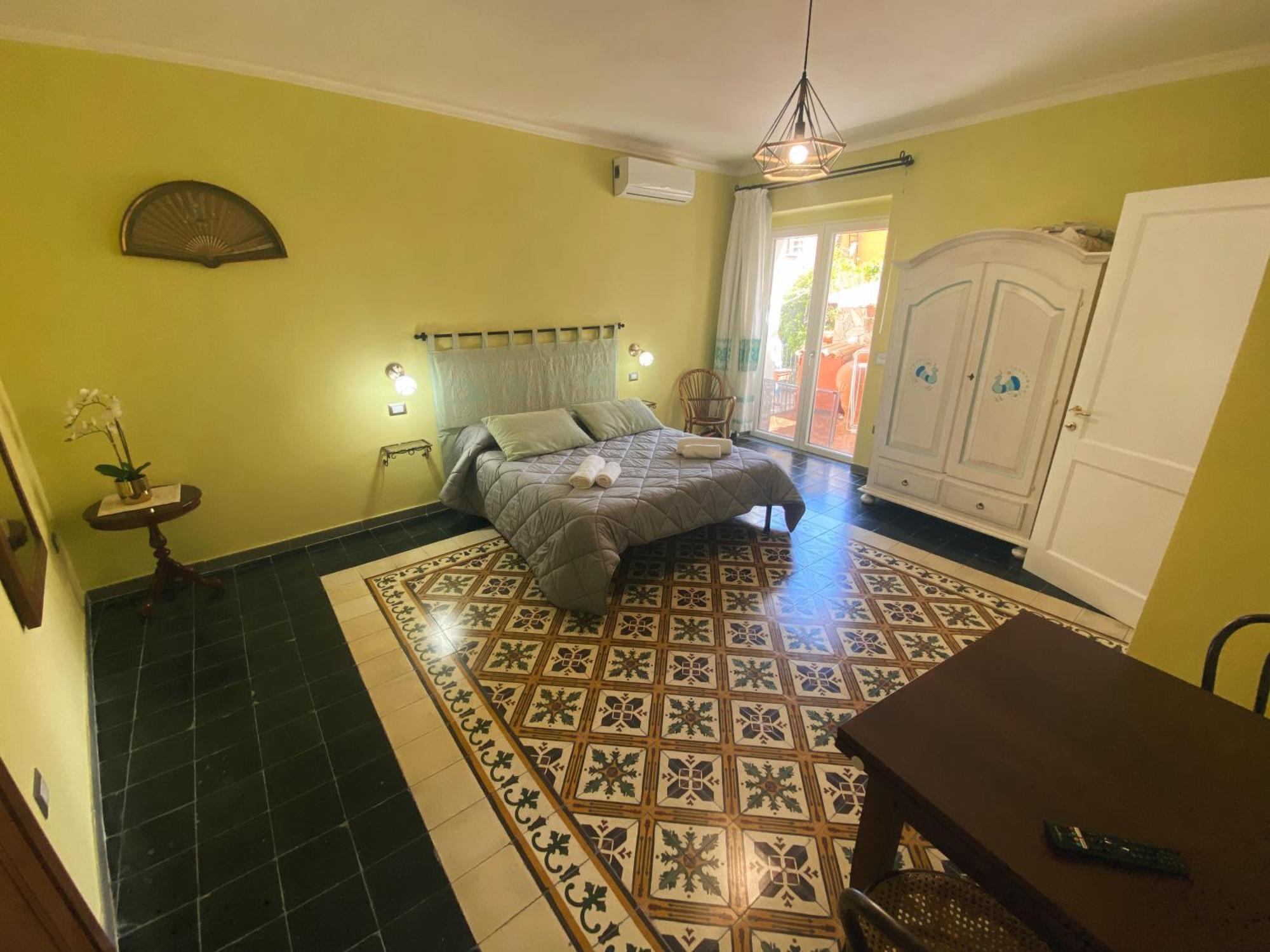 Tra I Due Ponti Hotell Bosa Exteriör bild