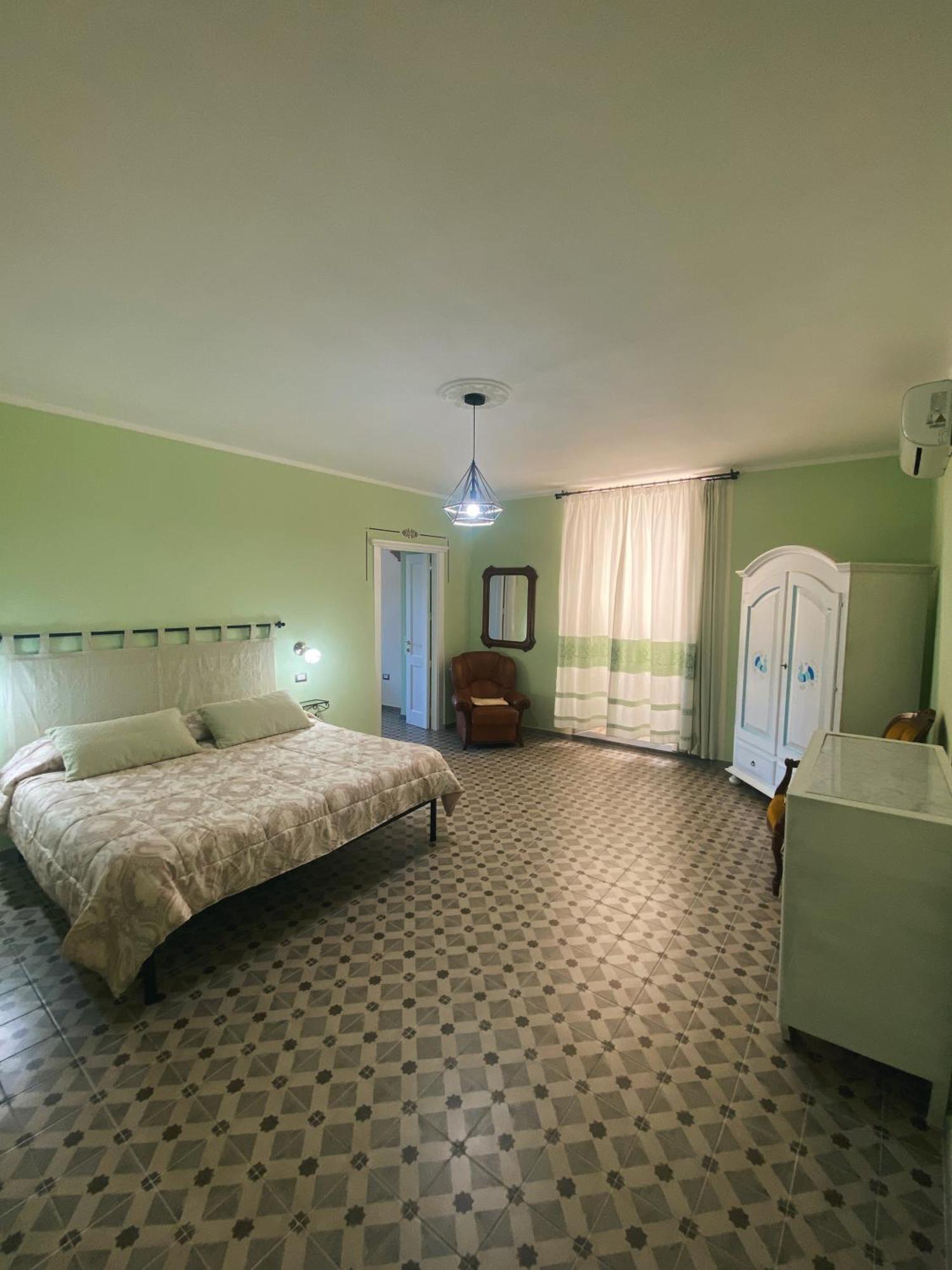 Tra I Due Ponti Hotell Bosa Exteriör bild