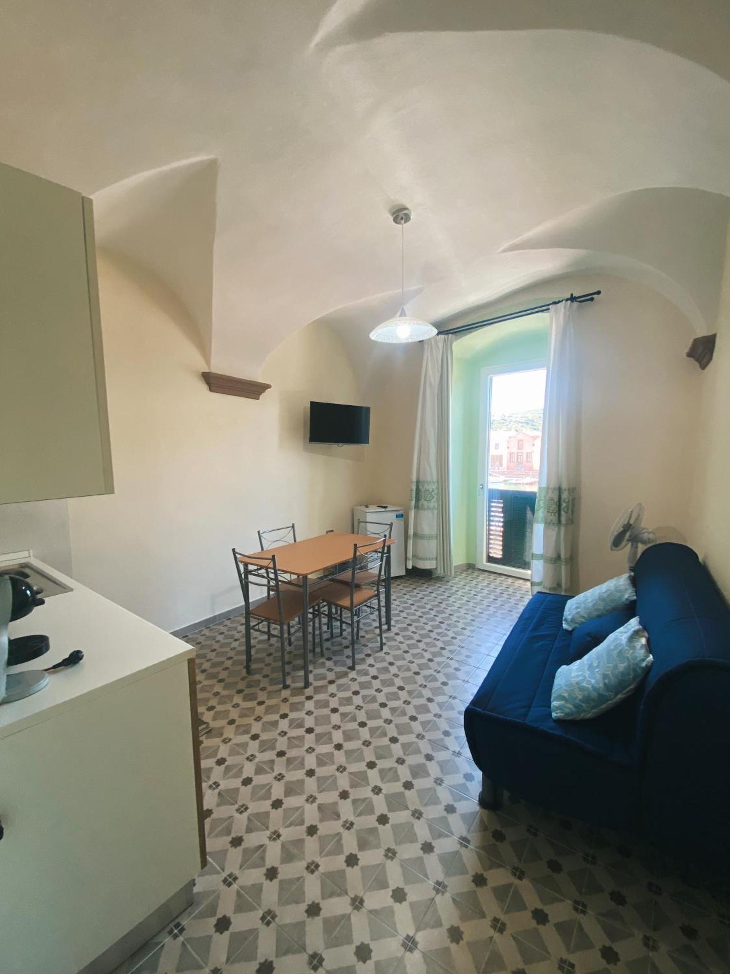 Tra I Due Ponti Hotell Bosa Exteriör bild