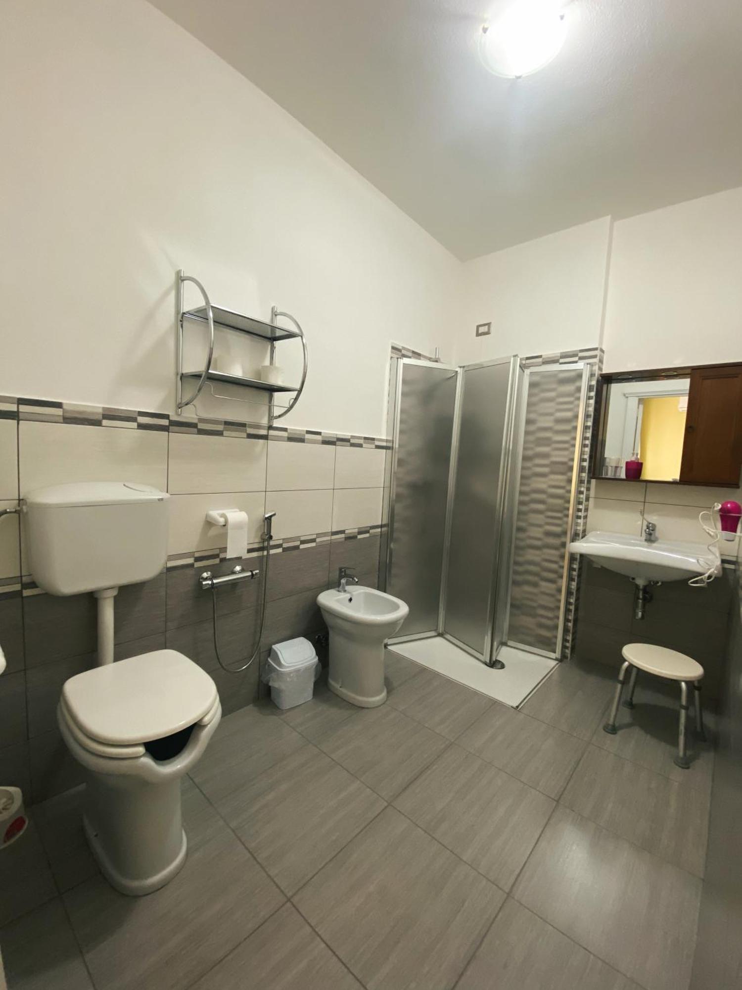 Tra I Due Ponti Hotell Bosa Exteriör bild