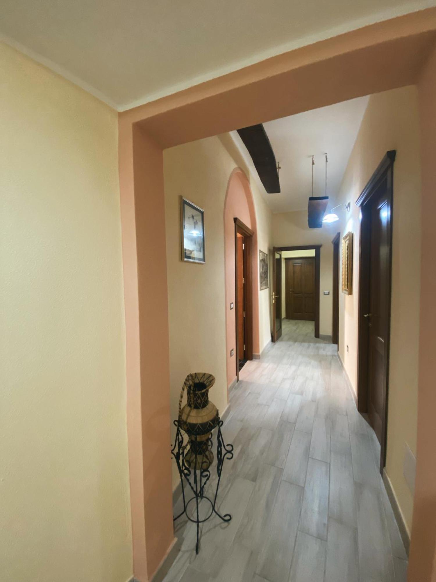 Tra I Due Ponti Hotell Bosa Exteriör bild