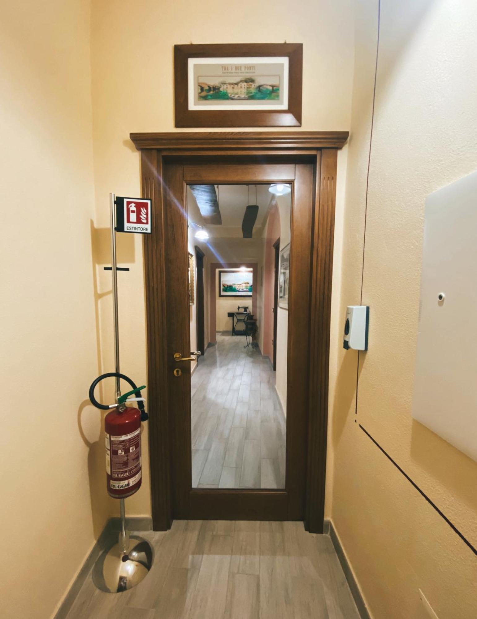 Tra I Due Ponti Hotell Bosa Exteriör bild