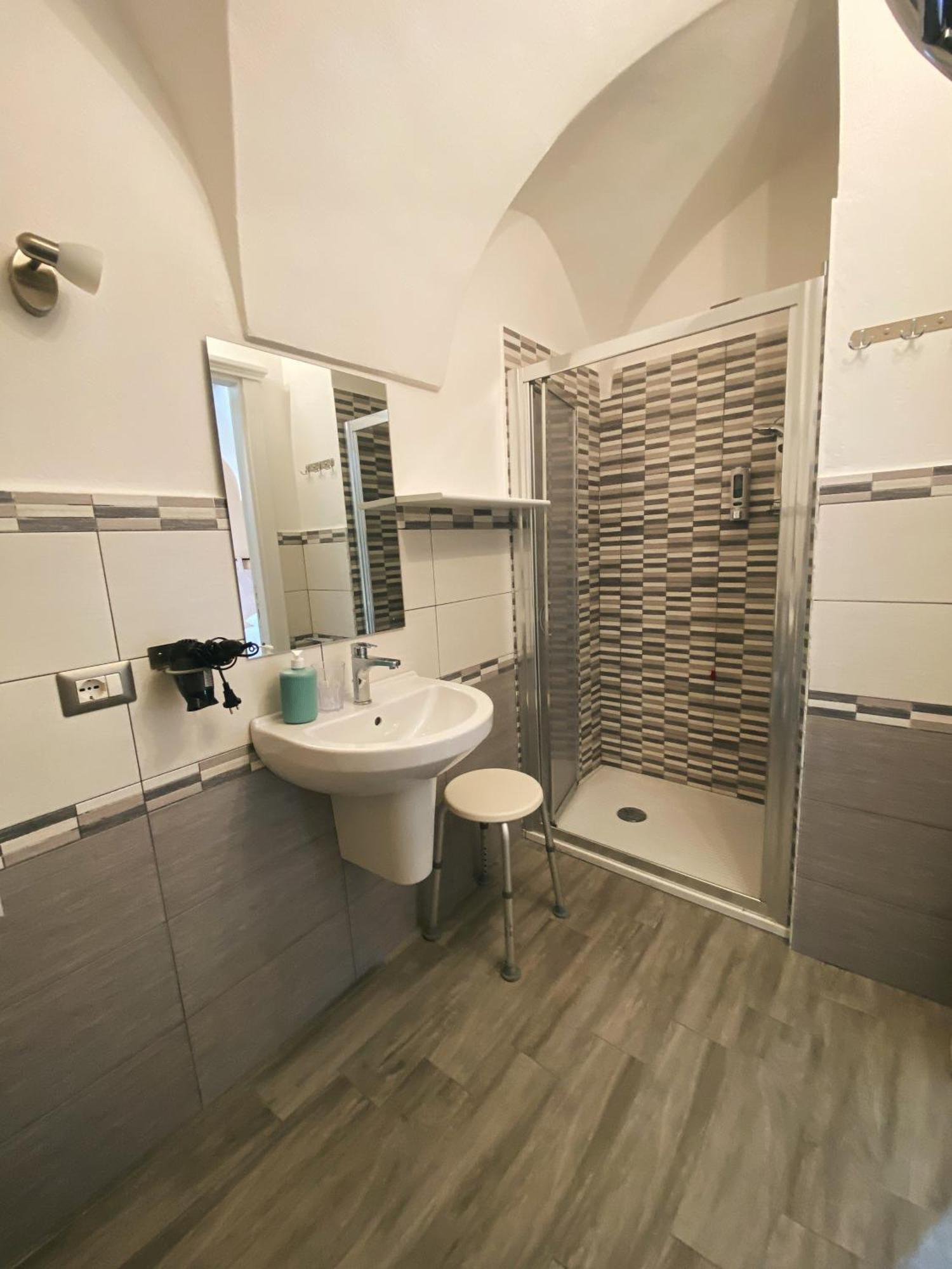 Tra I Due Ponti Hotell Bosa Exteriör bild