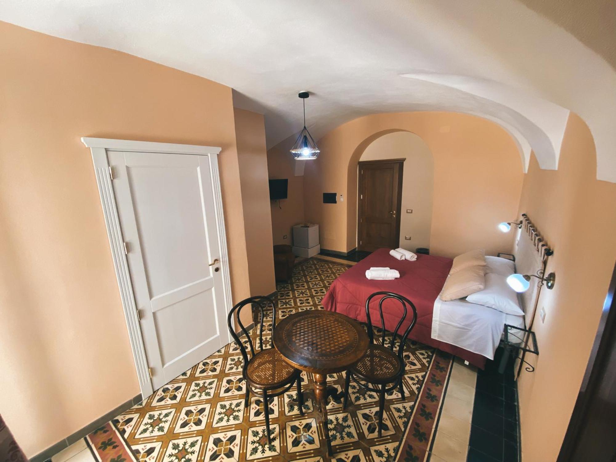 Tra I Due Ponti Hotell Bosa Exteriör bild