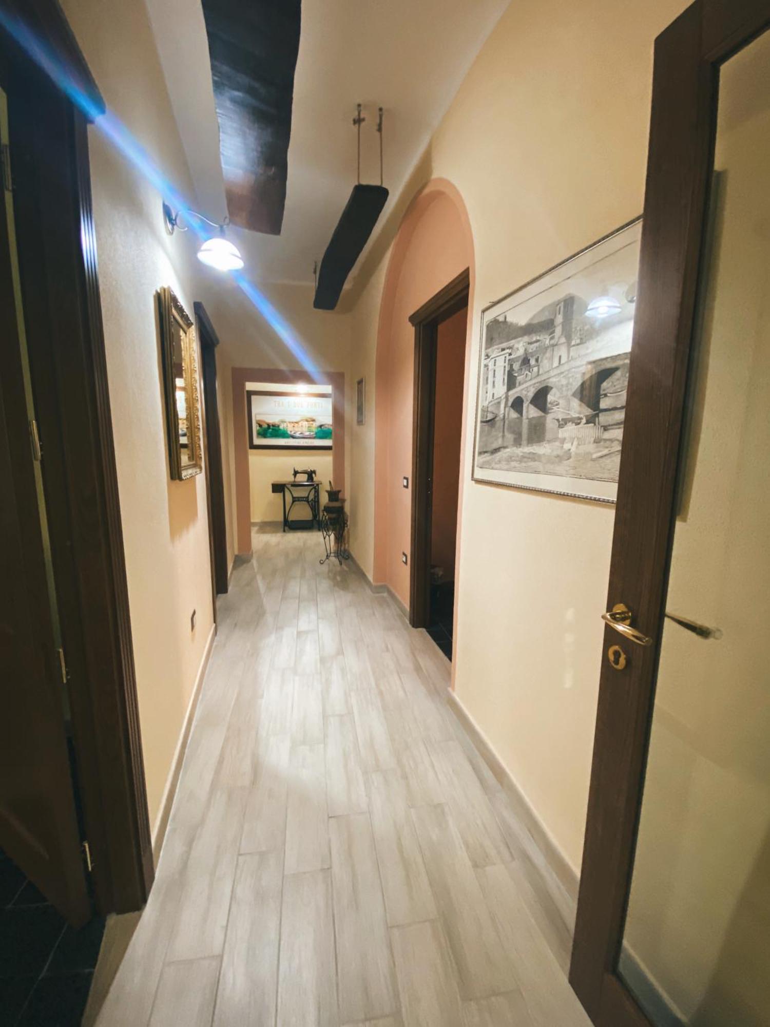 Tra I Due Ponti Hotell Bosa Exteriör bild